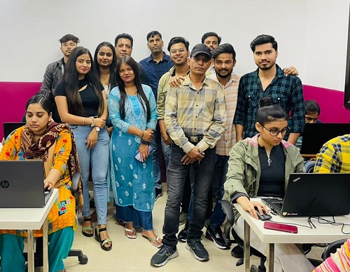 Students and trainers at the institute